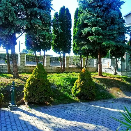 Tassi Halaszcsarda-harcsa Haz アパート *