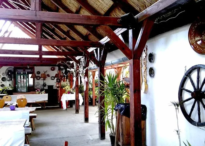 Tassi Halaszcsarda-harcsa Haz * Tass